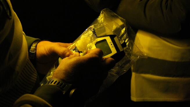 "Solo he cenado con vino y después una copa, me sorprende que haya dado positivo": así suena un control de alcohol y drogas