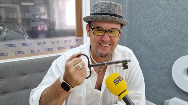 Maxi Ferrer presenta "Sobaco.Postales entre Lava y Sal" en la Ermita de Tías