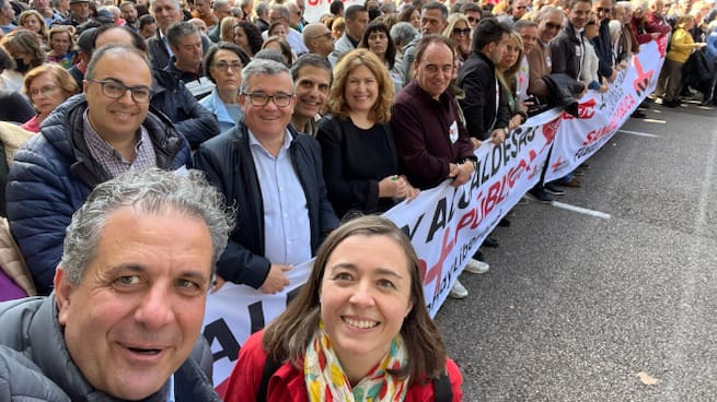 Entrevista con Ramón Jurado, alcalde de Parla, tras la manifestación por la Sanidad Pública en la capital