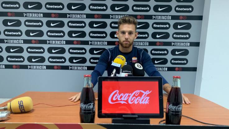 Diego González, futbolista del Eldenes, advierte del peligo que tiene La Nucía en su campo
