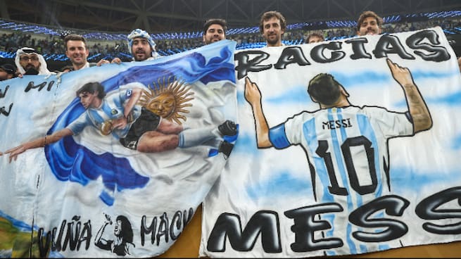 &quot;Maradona juega en su liga con Senna, Ali y Jordan, Messi está en otra liga, no tiene su relato&quot;