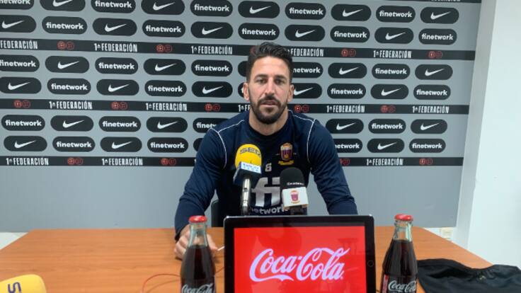 Fernando Pajarero, futbolista del Eldense, antes de recibir al Brugos en Copa del Rey