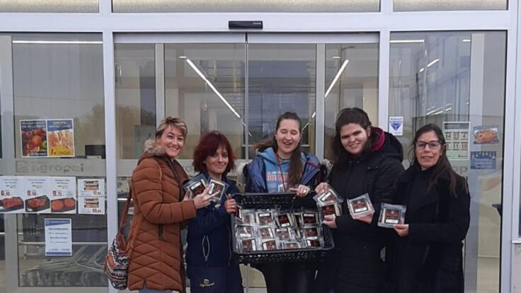 Alumnas y profesoras del Ciclo de Ciclo de Comercialización de Productos Alimentarios cuentan en Hoy por Hoy Peñafiel su actividad con el Banco de Alimentos