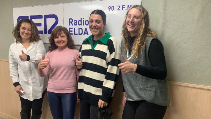 Patricia Martínez, edil de Deportes de Petrer, las jugadoras del Elda Prestigio, Lucía Prades y Lucía García y la atleta de Elda, Paqui Tárraga hablan del Día Internacional de la Mujer