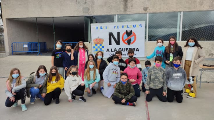 El colegio de Piedralaves dice No a la guerra