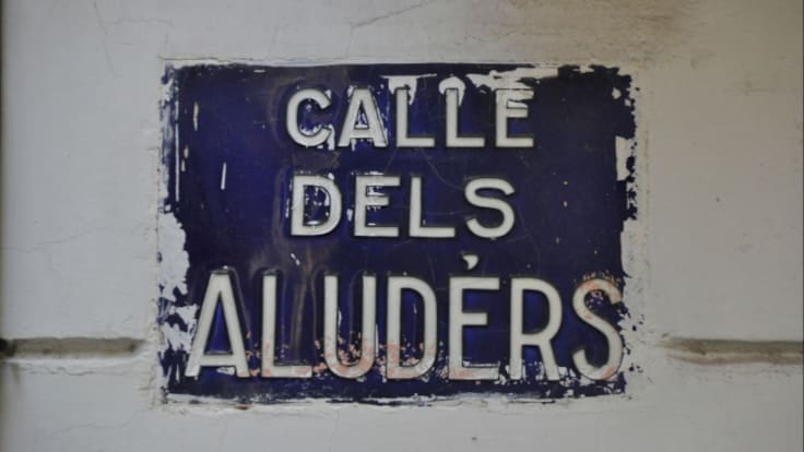 Luis Fernández callejeando por el centro histórico