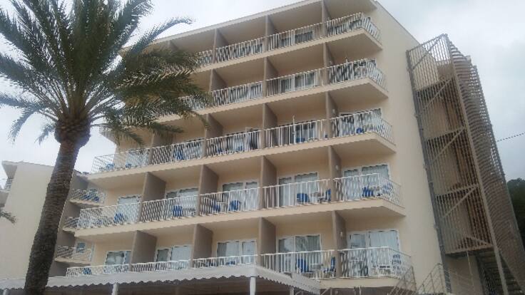 Los hoteleros prevén superar el 50% de ocupación en las 8.000 plazas que estarán disponibles en Ibiza esta Semana Santa