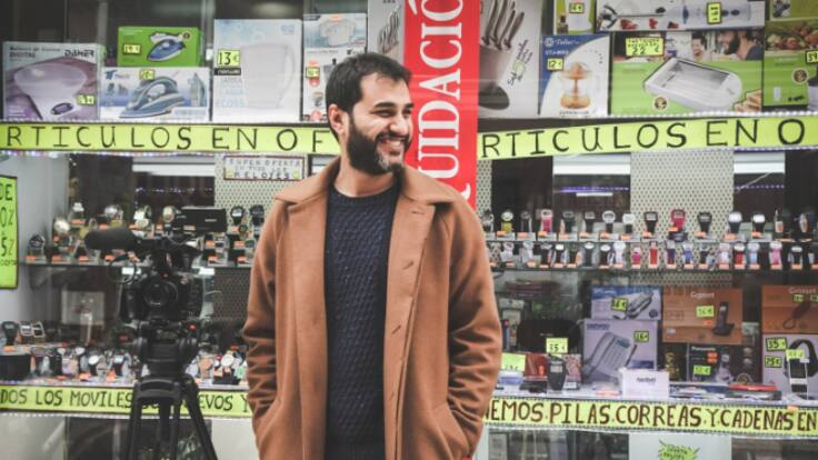 La historia del mítico Bazar Kirpa de calle Carreteria llega al cine de la mano del malagueño Rakesh Narwani