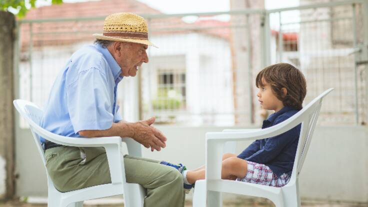 Marcelo Cornellá, presidente de ACUMAFU Fuenlabrada, habla del 'Campamento para abuelos canguros' en verano.