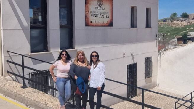 Los periodistas venezolanos en España quieren tener pueblo y eligen uno de Cuenca