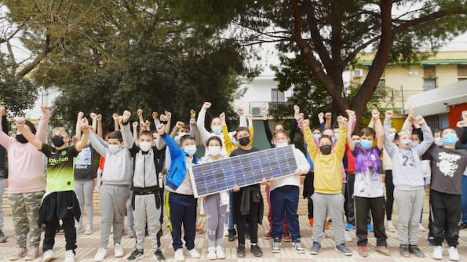 Electricidad gratuita para luchar contra la pobreza en uno de los barrios más pobres de España
