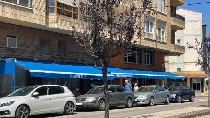 Jorge González, presidente de la Asociación de Empresarios de Santoña, habla en nombre de los hosteleros