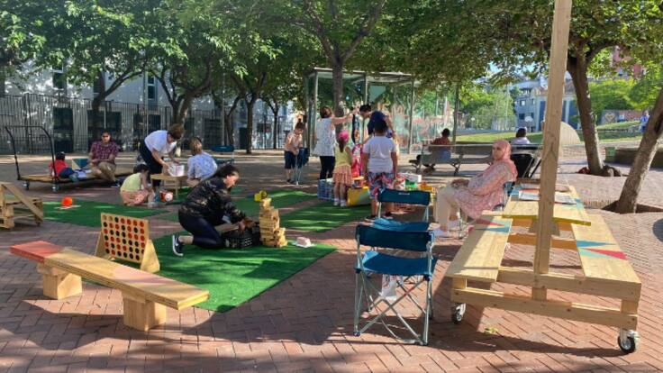 REPORTATGE de Gemma Alegrí. Un oasi de jocs i lectura contra la inseguretat.