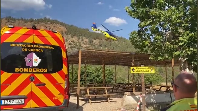Así son los complejos rescates de los bomberos de Cuenca en las Chorreras del Cabriel