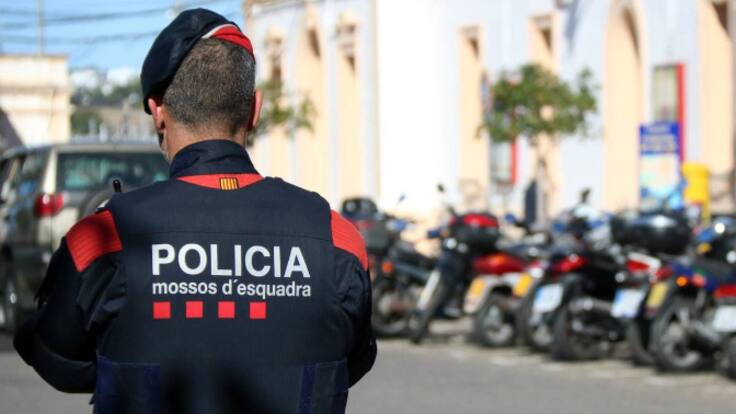 CRÒNICA d'Andrea Villoria. Dos agents dels Mossos d'Esquadra detinguts.