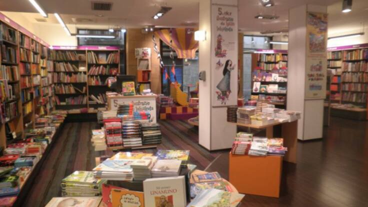 Domínguez: "El retraso en la entrega del cheque libro es un problema enorme para muchos libreros"