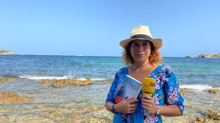 La escritora Ana Olivia Fiol nos lleva a Cala Gracioneta en 'Lecturas mirando al Mar'