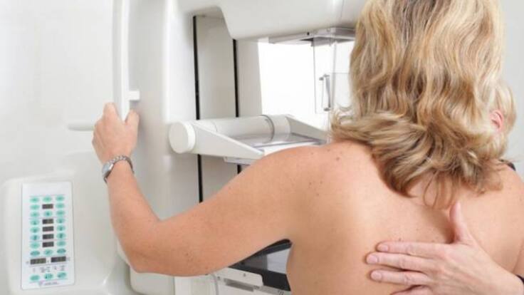 CRÒNICA de Gemma Alegrí. La contaminació augmenta el risc de patir càncer de mama en dones després de la menopausa.