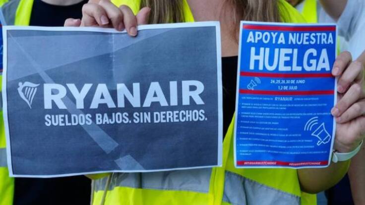 CRÒNICA de Ferran Dalmau. Els vaguistes denuncien que Ryanair els està substituint per treballadors estrangers