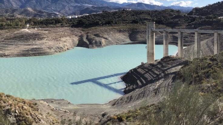 Ayuntamientos y agricultores consideran urgente la construcción de una desaladora