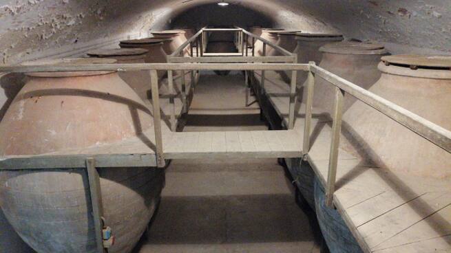 'Entre Vinos': la cueva del Museo del Vino de Valdepeñas recupera parte de su aspecto original