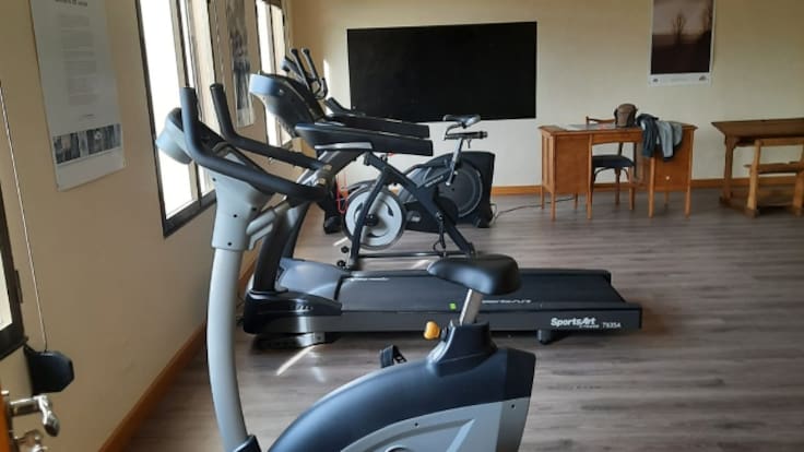 Villanueva de Gumiel estrena un pequeño gimnasio para sus vecinos