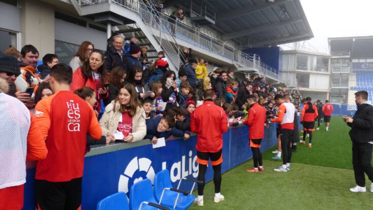 Los niños fueron protagonistas en El Alcoraz