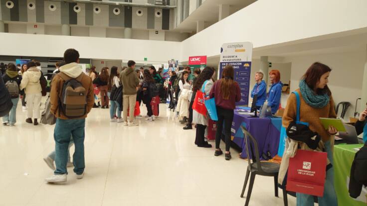 Damos un paseo por Unitour, la feria de las universidades en el Palacio de Congresos Europa.