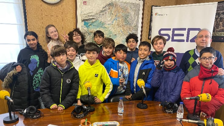 Los alumnos de 6º B del colegio Fray Luis de León de Cuenca visitan la SER