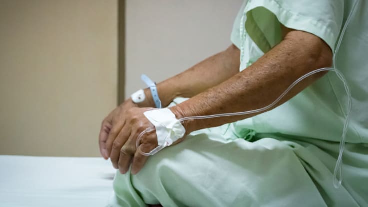 Hablamos del taller de sexualidad en hombres con cáncer en el Hospital Severo Ochoa con Cristina Pernaut y Noelia García, sanitarias del centro