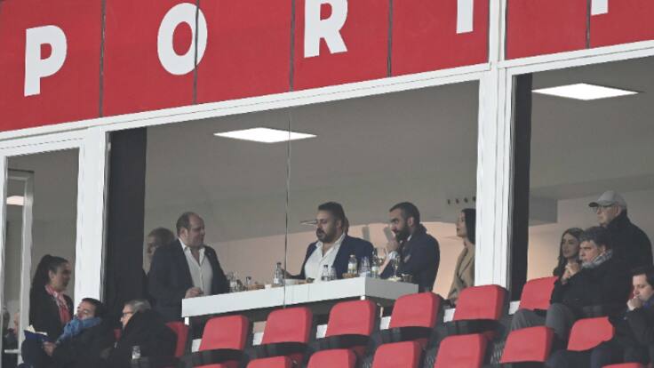 El CEO de la UD Almería da plenos poderes a su entrenador.