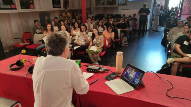 ¿Qué es noticia? 'Hora 14' se somete al examen de los alumnos de la Universidad Nebrija