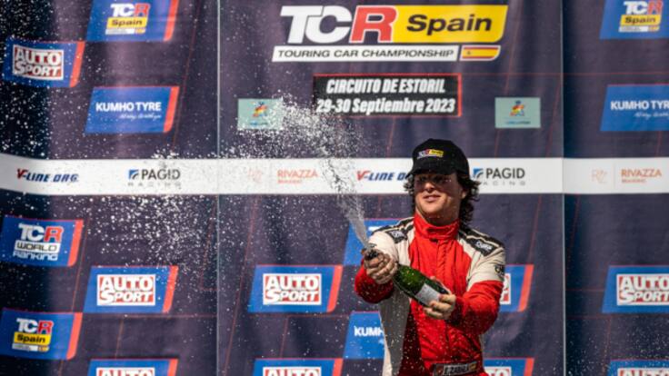 Erik Zabala, un navarro que lidera la copa TCR de Turismos