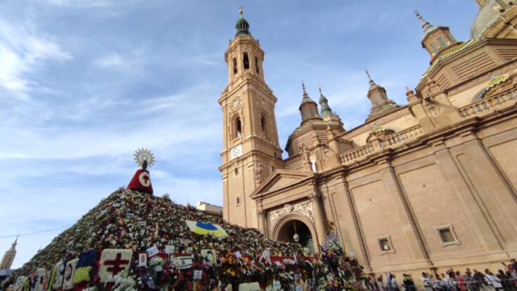 La Ofrenda de Flores a la Virgen del Pilar: una historia de 65 años que empieza en Valencia y en Radio Zaragoza (12/10/2023)