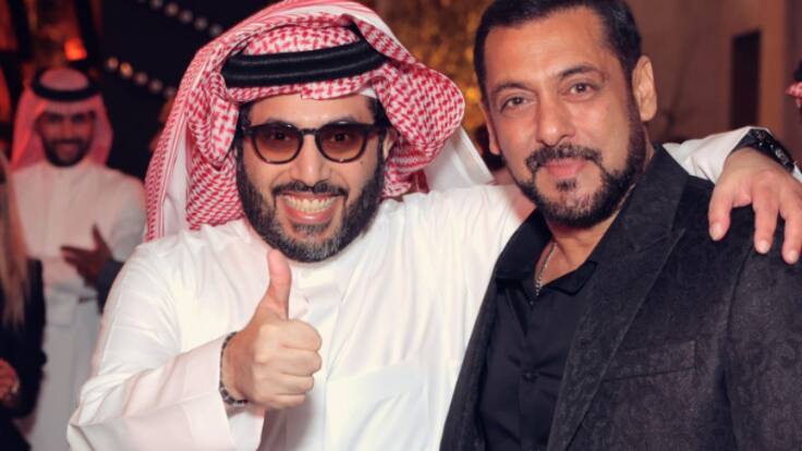 El presidente del Almería en su condición de ministro de Arabia.