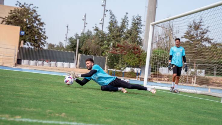 El Almería busca portero titular fijo porque tiene tres de primer nivel.