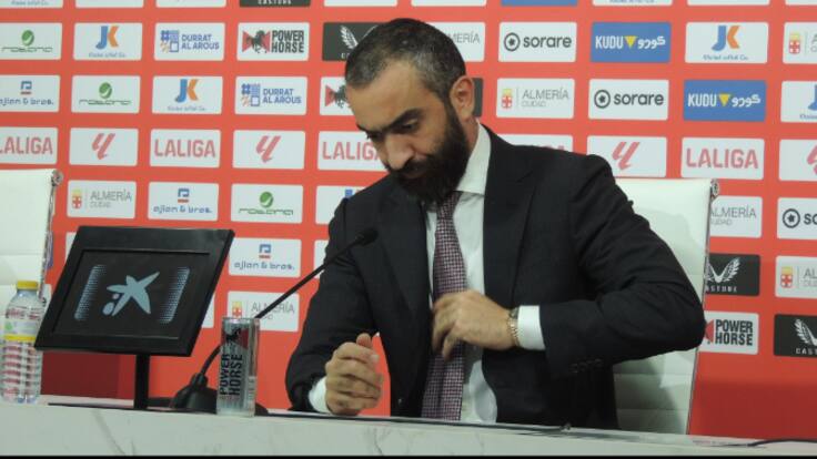 Esperando noticias de la cúpula de un Almería que no levanta cabeza.