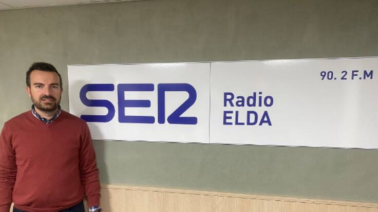 Fernando Gómez, concejal de Hacienda de Elda, explica los motivos de la subida de la tasa de basuras