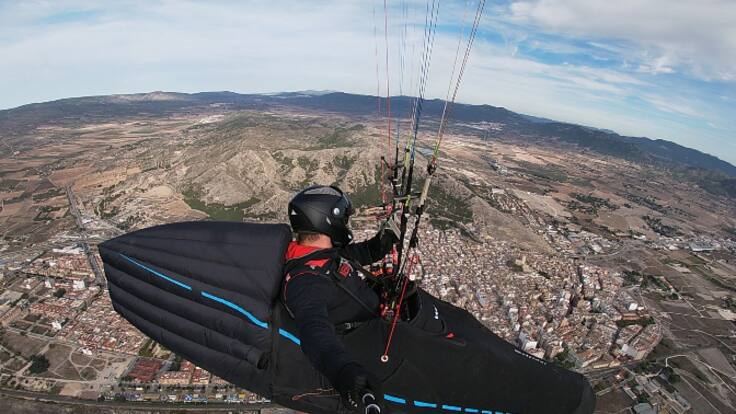 Elio Smulachs, de la liga de parapente, en Radio Villena SER