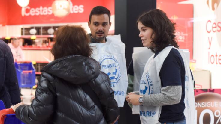 Mila Benito, directora de Marketing y Comunicación de Banco de Alimentos en la Comunidad de Madrid, habla de la importancia de los voluntarios en la 'Gran Recogida' de alimentos.