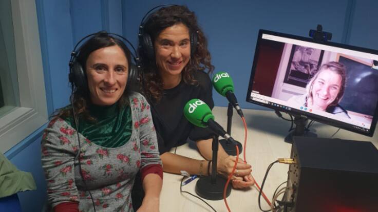 A las puertas de un 25N reivindicativo en Menorca. En Femení, con Ceci Fernández y Ana Pedraz