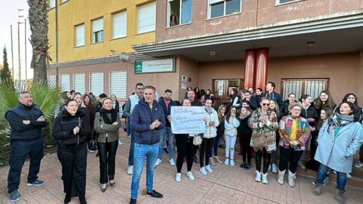 "Los niños están congelados" Familias instituto Mollina (Málaga)