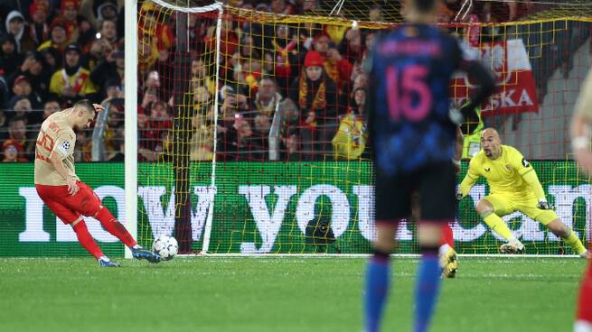 Gol de Frankowski: RC Lens 1-0 Sevilla