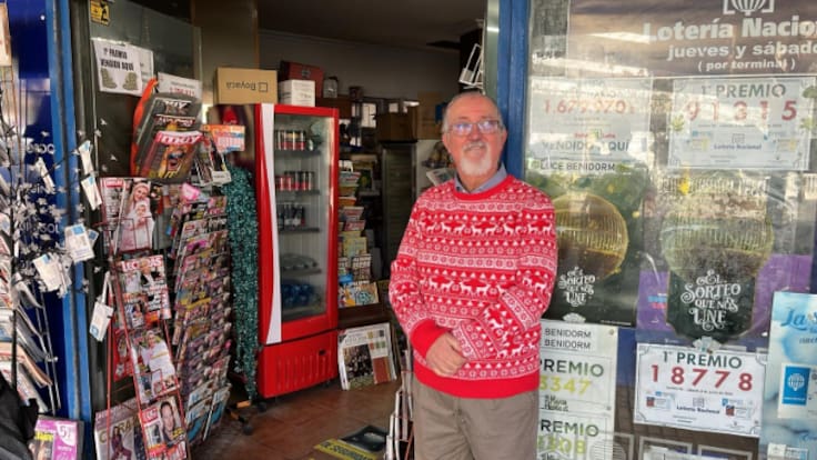Miguel, que ha vendido tres décimos del Gordo de Navidad en su tienda de Jaime I, en Hoy por Hoy Benidorm