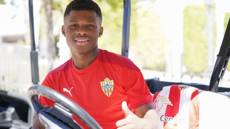 La venta de Ramazani llega tarde para el Almería.