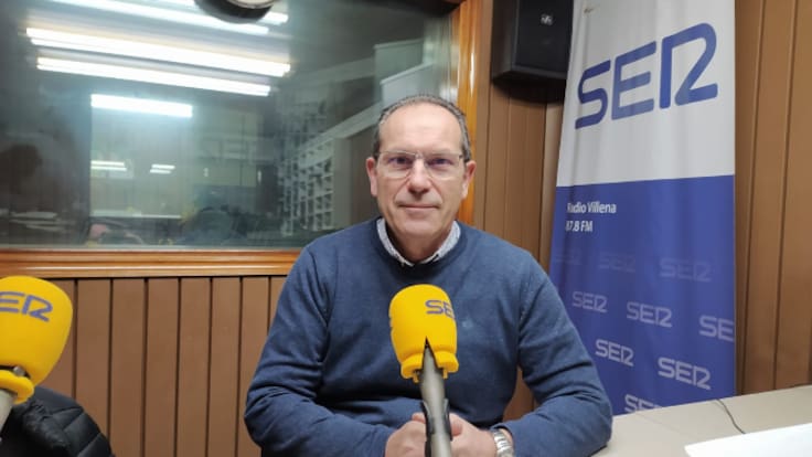 Pepe Ferri, concejal de fiestas, en Radio Villena SER