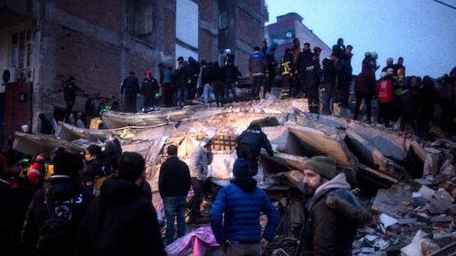 Un terremoto en Turquía deja cientos de muertos