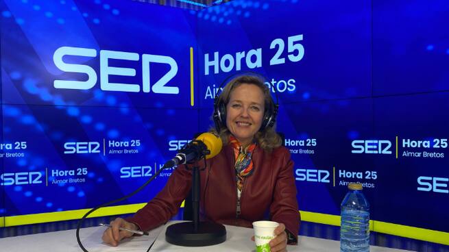 Nadia Calviño: "Hemos subido el SMI, pero esto no basta. Tiene que haber negociación entre sindicatos y empresas"