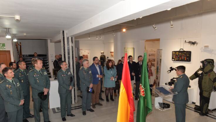 Hablamos de la exposición por el 50 aniversario del servicio de desactivación de explosivos de la Guardia Civil con el teniente Salvador Serrano