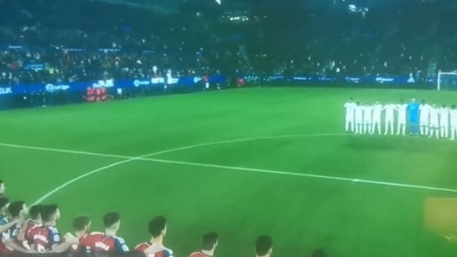 Un aficionado grita &#039;Vinicius hijo de puta&#039; en el minuto de silencio previo al Osasuna-Real Madrid